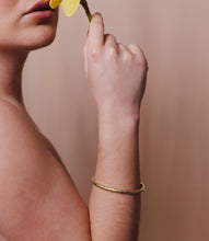 Charger l'image dans la galerie, Bracelet épais en Laiton .: Tierra n°2