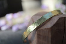 Charger l'image dans la galerie, Bracelet Manchette Fine Laiton .: Reflets