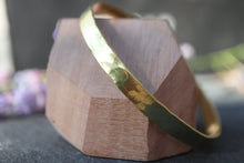 Charger l'image dans la galerie, Bracelet Manchette Fine Laiton .: Reflets