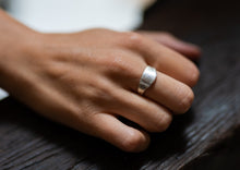 Charger l'image dans la galerie, Bague .: Falaise